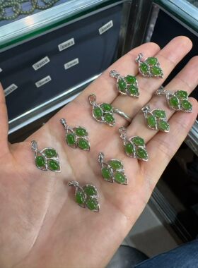 千玉翡翠家的s925银镶和田碧玉吊坠，冰种绿色水润高端