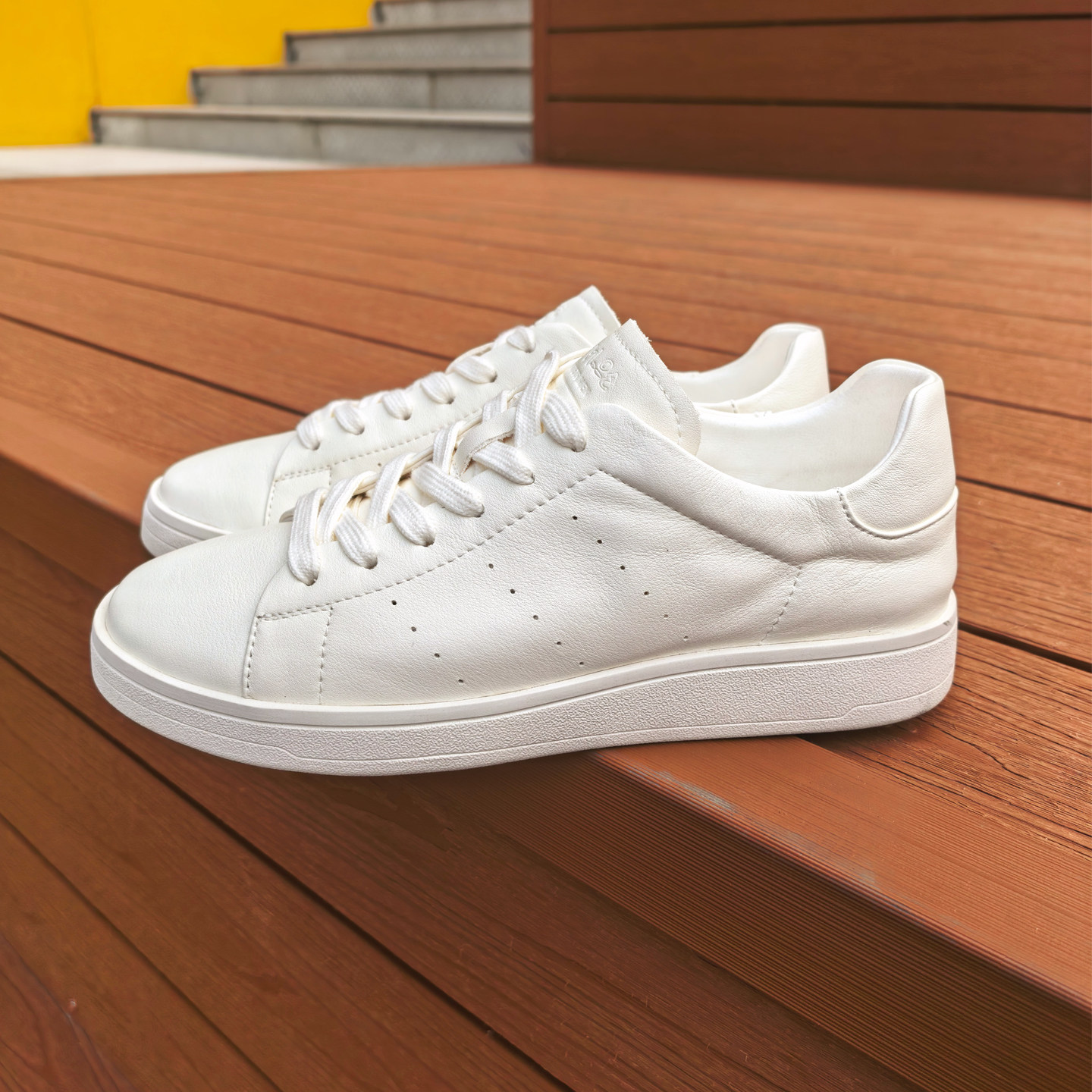 Soft leather soft sole versatile white shoes thick sole lace up casual