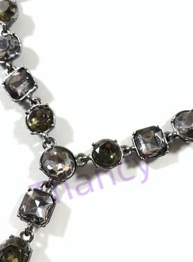 灰黑色玻璃水晶方块项链