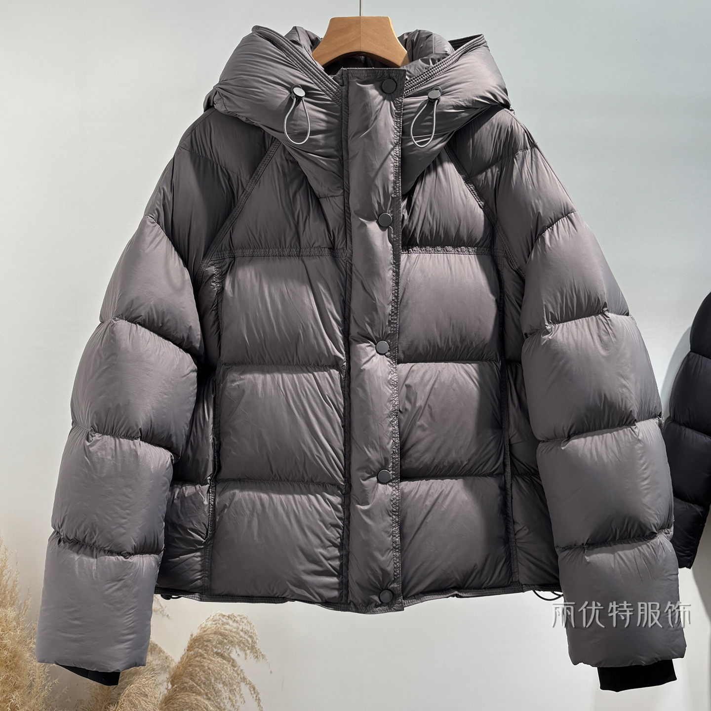 90鸭绒泡芙羽绒服女短款2025冬季新款连帽加厚小个子面包服外套爆