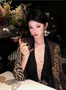 【时髦感】新款复古金钱豹披肩薄款贵气慵懒老钱风轻奢时尚丝巾百