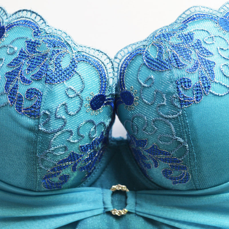 女士质感蕾丝收副乳调整型美胸厚杯 依妮莎蒂文胸