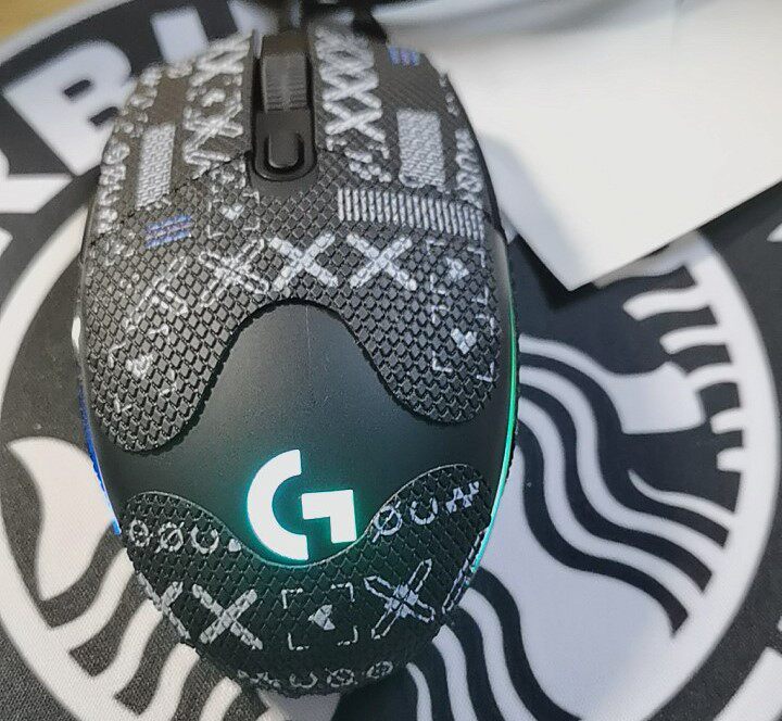 适用罗技g304防滑贴吸汗鼠标贴纸G102防滑防汗保护贴G304定制贴纸