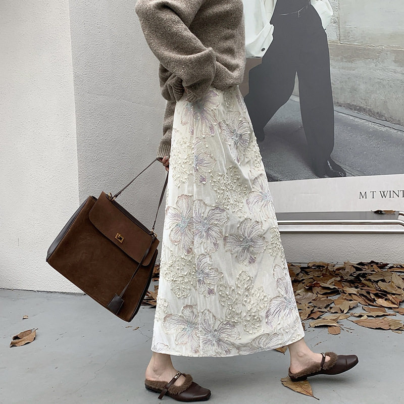 轻奢刺绣亮片丝绒半身裙女2025秋冬新款高腰印花中长开叉直筒裙子,淘宝优惠券,粉丝福利购,淘宝优惠卷