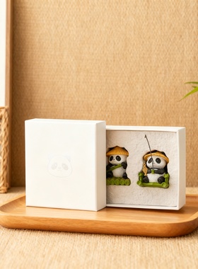 国潮熊猫树脂摆件乔迁礼盒装