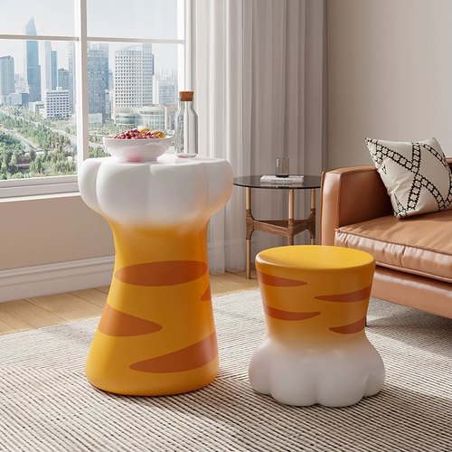 Кофейный столик Light Luxury Modern Минималистская гостиная декоративные украшения диван рядом с несколькими углами домашних столов, стульев, кафе -табуретки кофейки