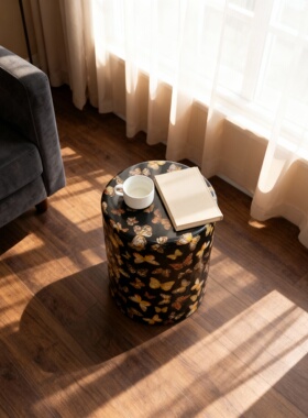 复古蝴蝶手绘陶瓷圆筒凳摆件