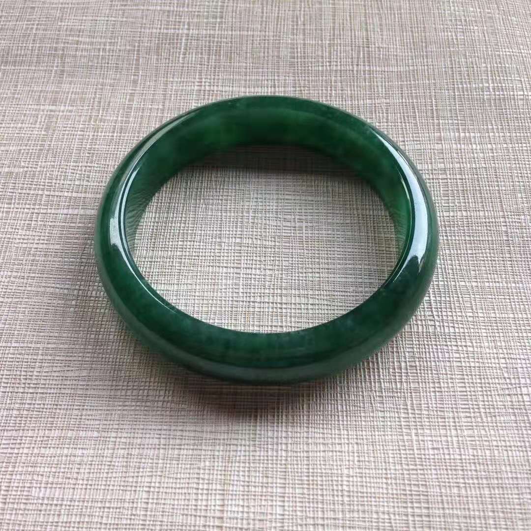 猿人翡翠直播间天然矿区直播紫罗兰贵妃乌鸡轮胎大圈口手镯直播中 猿人翡翠直播间天然矿区直播紫罗兰贵妃乌鸡轮胎大圈口手镯直播中
