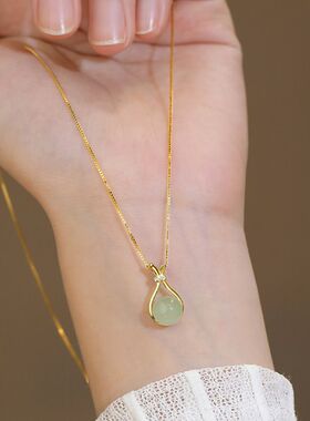 如玉福袋翠绿项链女轻奢高级小众设计锁骨链2023年新款吊坠