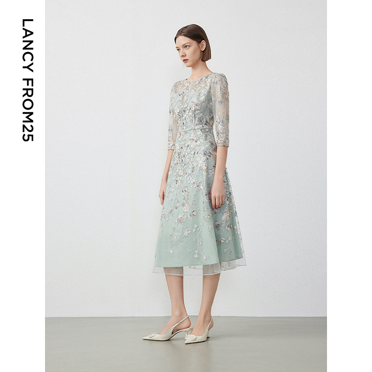 朗姿重工蕾丝刺绣法式礼服2024年春季新款高级感连衣裙气质裙子女,淘宝优惠券,粉丝福利购,淘宝优惠卷