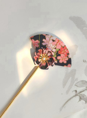 粉樱花黑色扇子发夹和风头饰