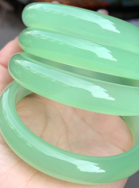 纯天然A货苹果绿配证书玉髓手镯