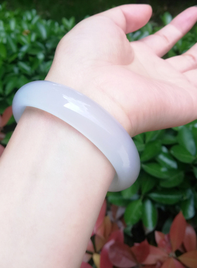 白玉髓白月光玛瑙手镯冰种荔枝冻