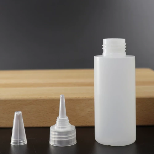 20.10.30.050.100 Прозрачная заостренная бутылка для бутылочки без загрузки.