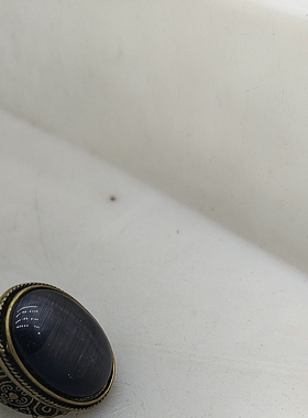 50满29元包邮  复古纹饰镶嵌猫眼石戒指  8码