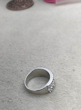 37满29元包邮  镶嵌满钻戒指