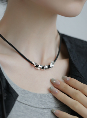 黑绳项链2026新款脖子配饰靠自己信念缎带脖颈链赫本风项圈choker