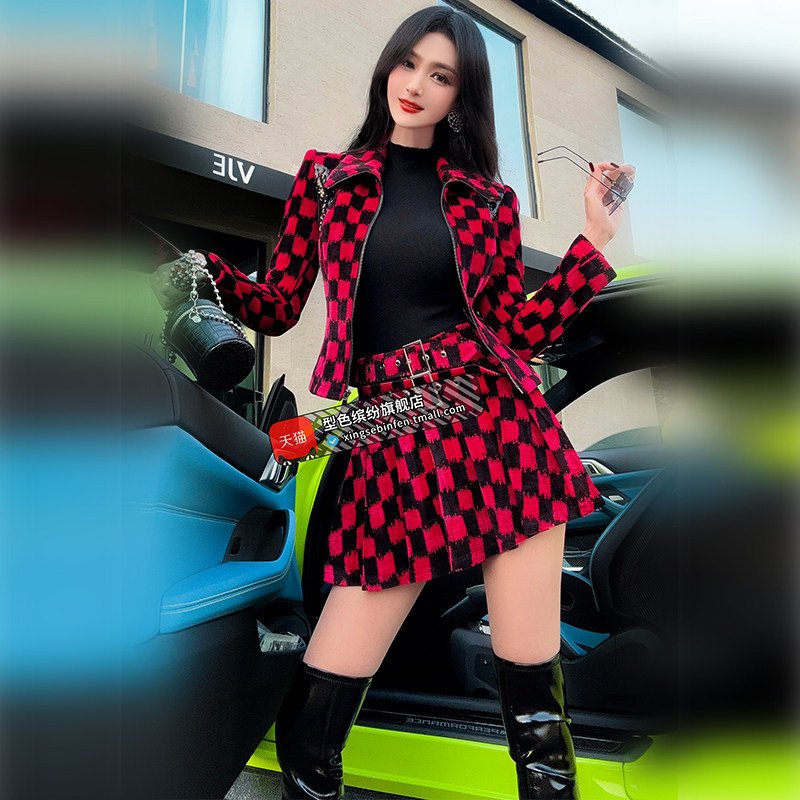  型色缤纷半身裙