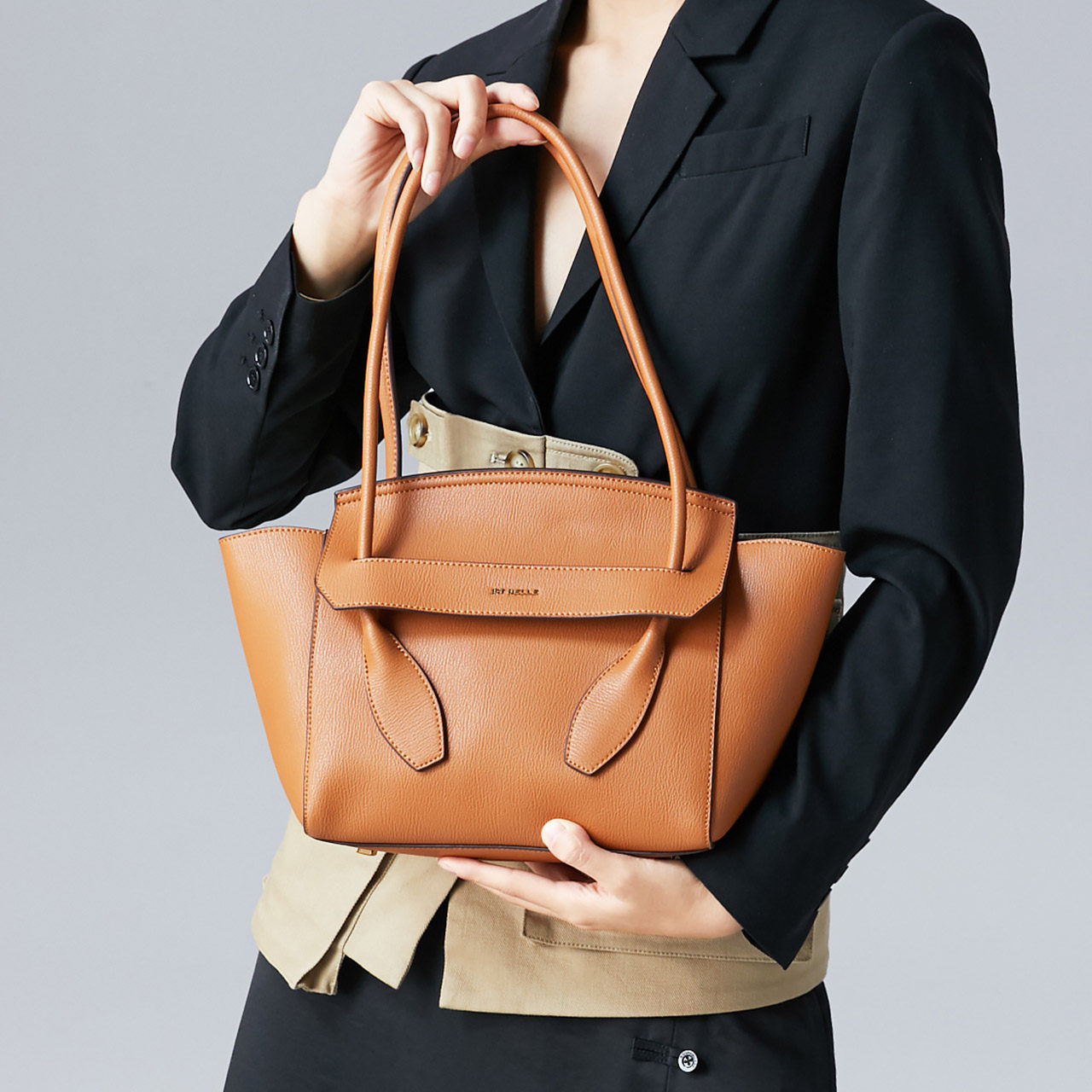 百丽2020春季新品商场同款手提包 百丽女士包袋