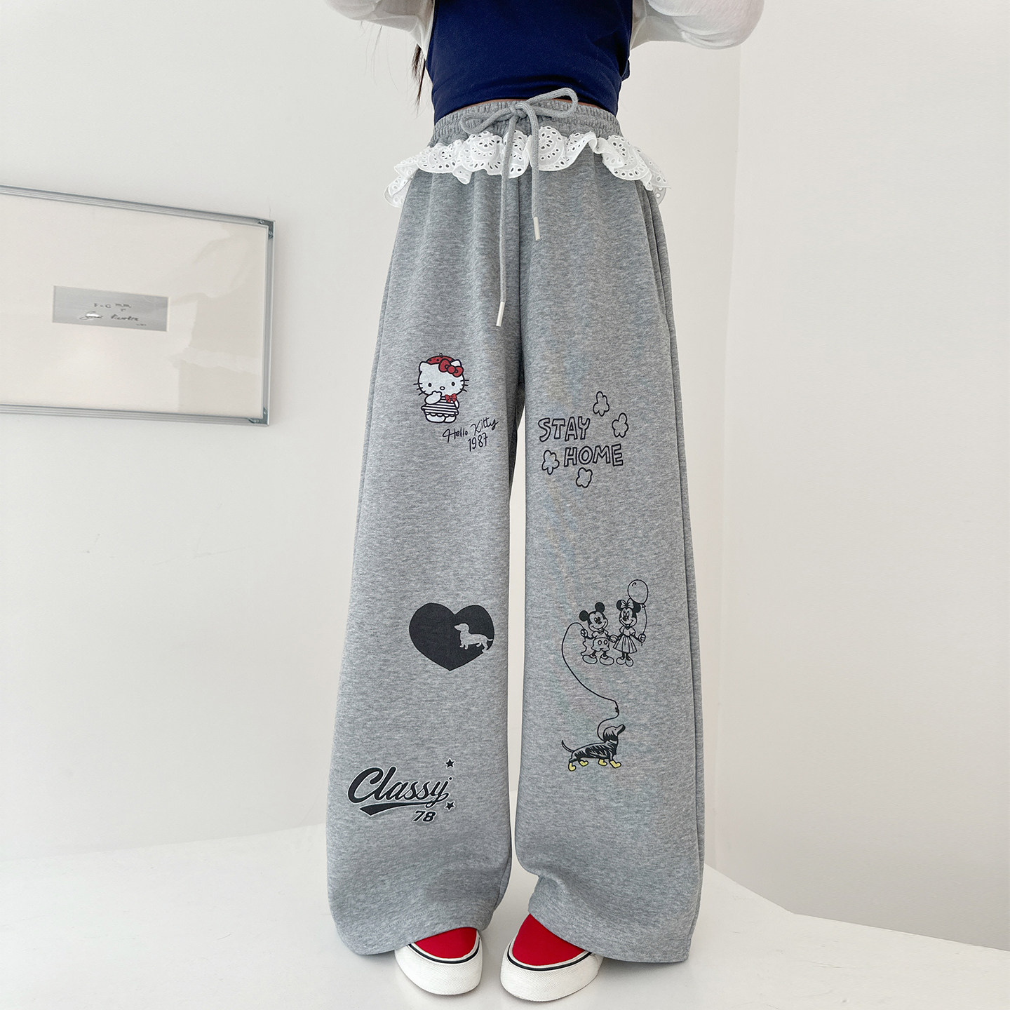 女童涂鸦卫裤2026春装新款女大童休闲阔腿裤蕾丝拼接儿童运动裤子,淘宝优惠券,粉丝福利购,淘宝优惠卷