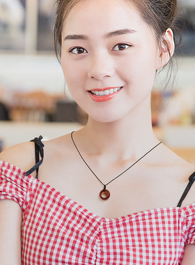 木质圆环红色吊坠锁骨链