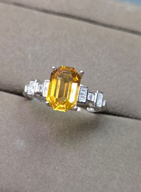 天然黄色海蓝宝戒指重量1.3克拉尺寸5.7*8.6mm长八边形浓郁金黄
