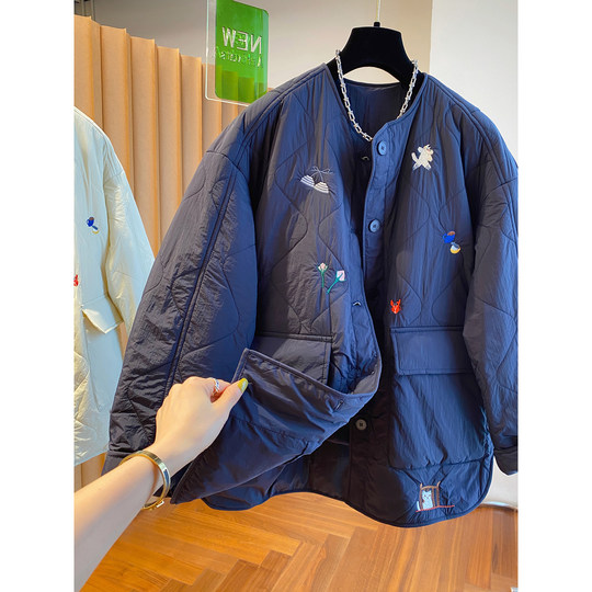 High-end collarless lightweight cotton coat for women 2025 new style loose temperament unique embroidery super good-looking quilted jacket winter