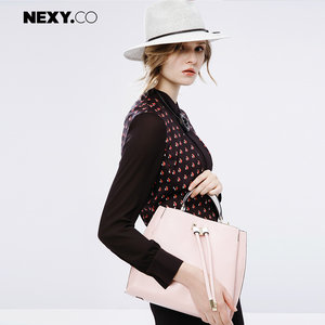 NEXY.CO/奈蔻印花拼接长袖开襟上衣女百搭宽松显瘦衬衫ol春季新品