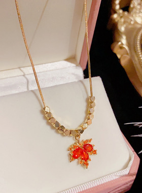 红色枫叶项链女2024年新款潮小众设计感轻奢气质百搭锁骨链颈链女