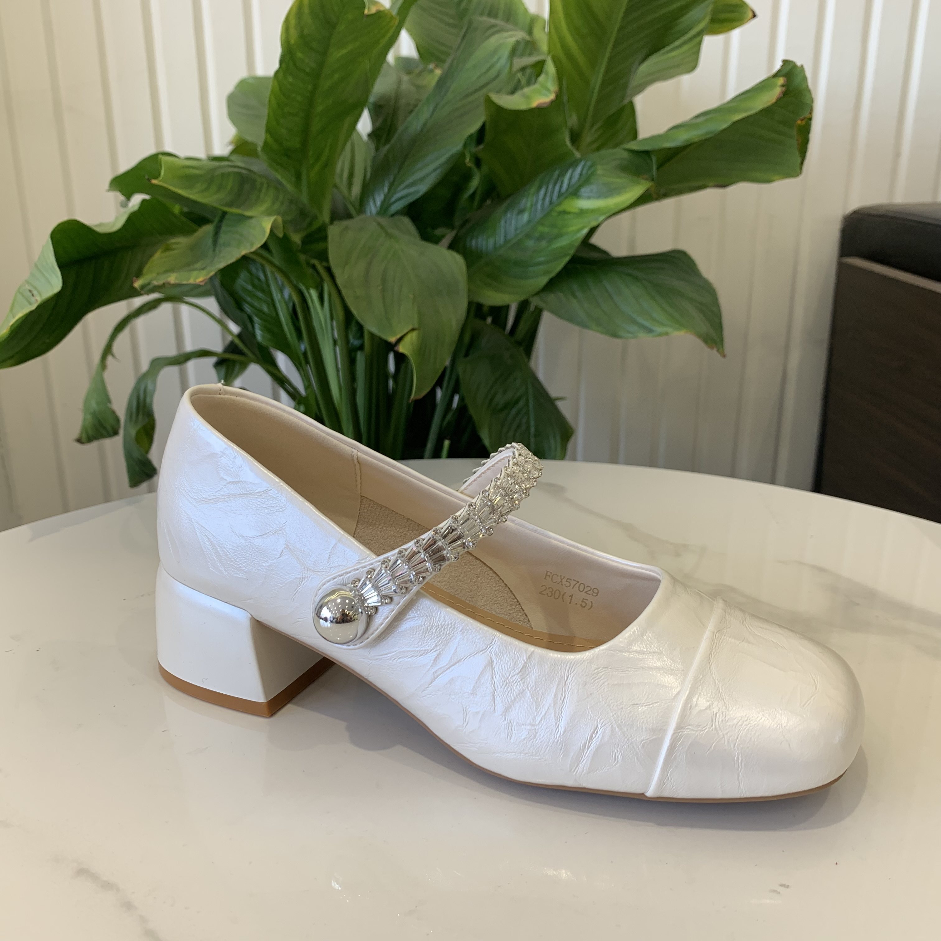 韩版粗跟玛丽珍鞋女2026春季新款气质小香风配裙子绝美水钻女单鞋,淘宝优惠券,粉丝福利购,淘宝优惠卷