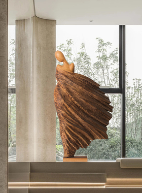 酒店大堂抽象人物木雕落地摆件