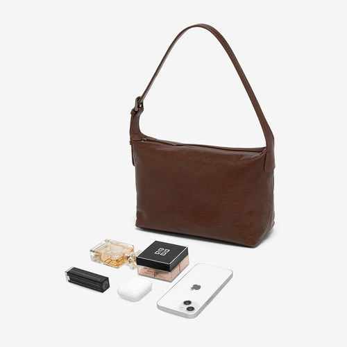 Bata2025冬季新款牛皮柔软轻便单肩腋下包25B01DX5 - 图2