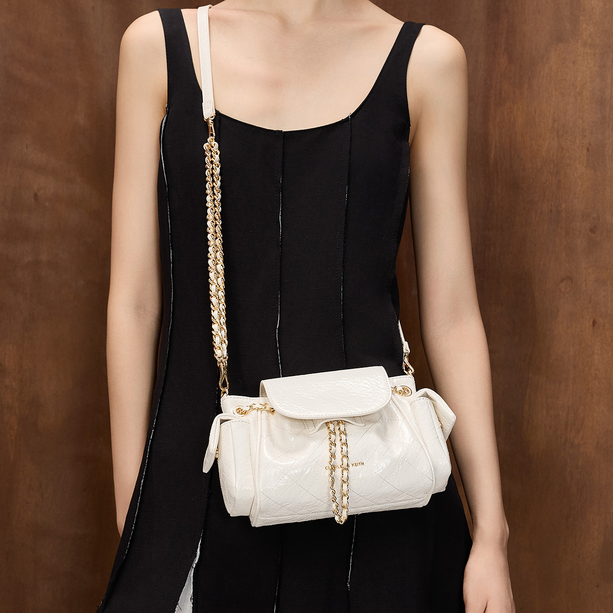 [新年礼物]CHARLES&KEITH秋冬CK2-60782702油蜡皮菱格腋下机车包,淘宝优惠券,粉丝福利购,淘宝优惠卷