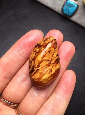 妖孽蜜蜡虎皮纹巧克力原色吊坠