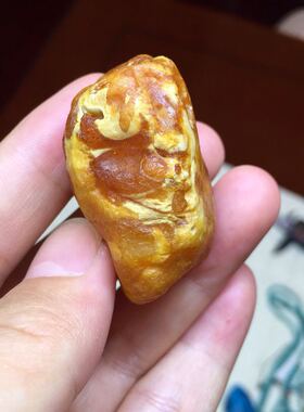 俄料 金绞白花蜡全皮 原石 吊坠 形状饱满 全皮无破口 14.6克