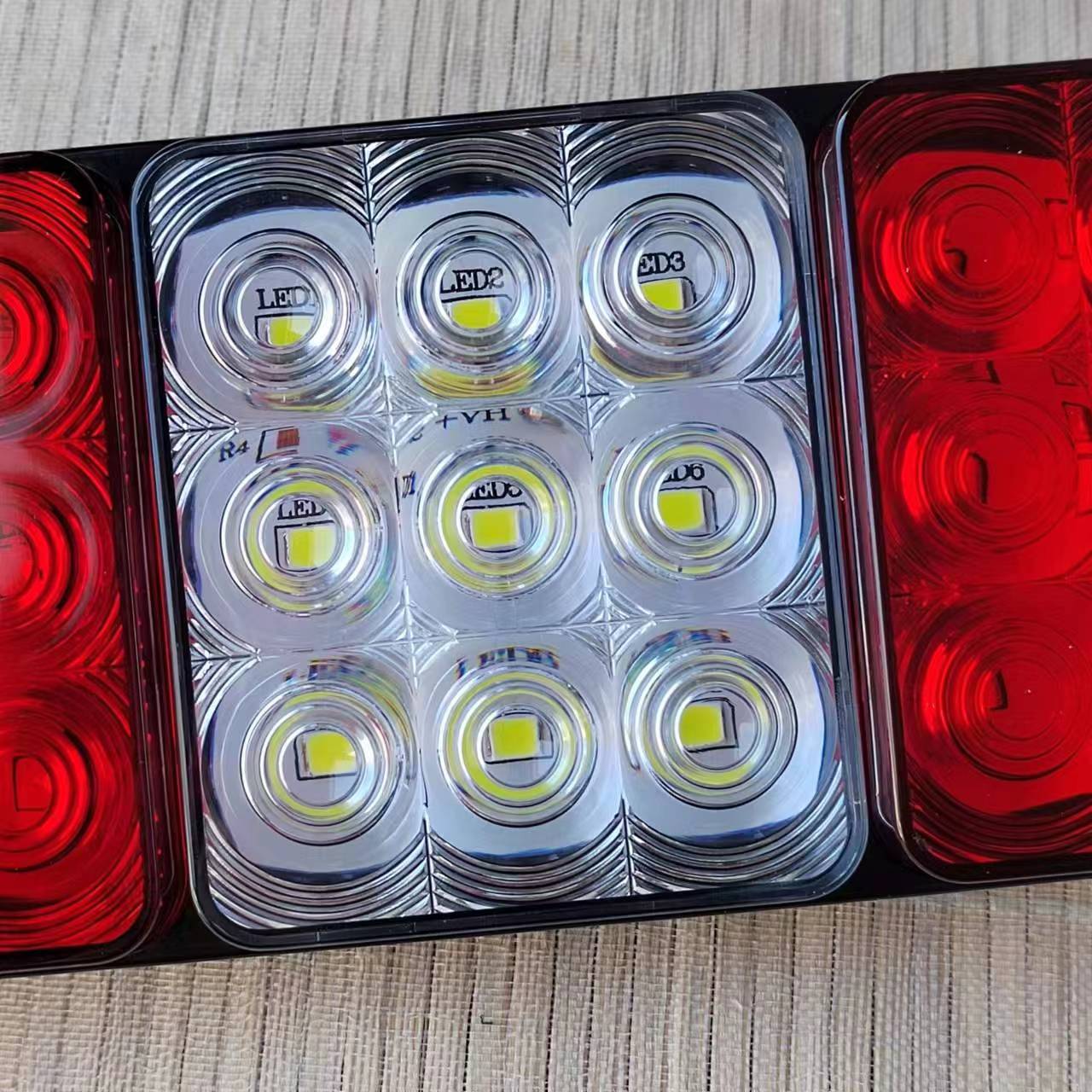 小货车单排双排led后尾灯微卡长安小康江淮星豹跨越王尾灯通用款,淘宝优惠券,粉丝福利购,淘宝优惠卷