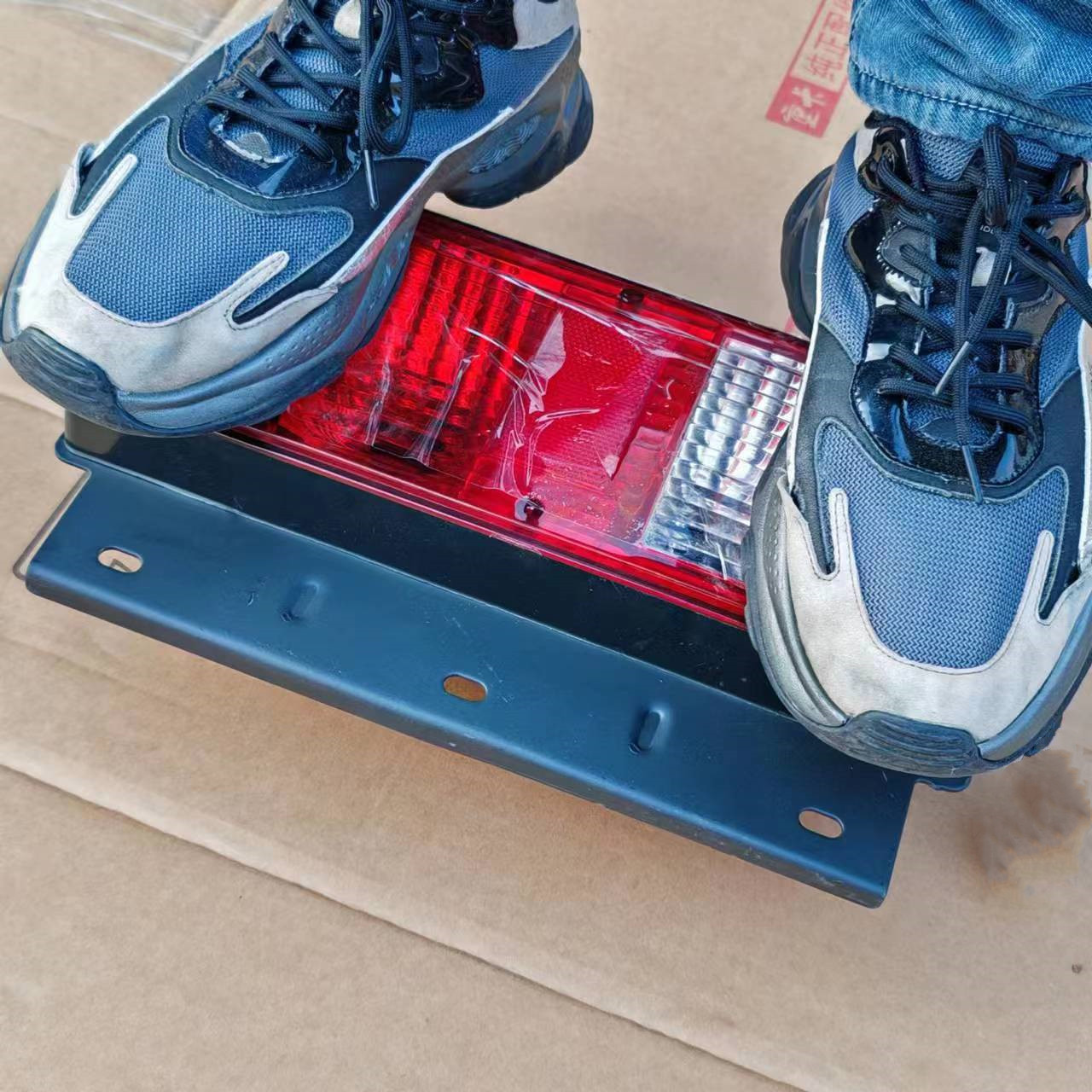 热熔防水豪沃轻卡后尾灯总成豪曼悍将统帅HOWO灯泡倒车转向后尾灯,淘宝优惠券,粉丝福利购,淘宝优惠卷