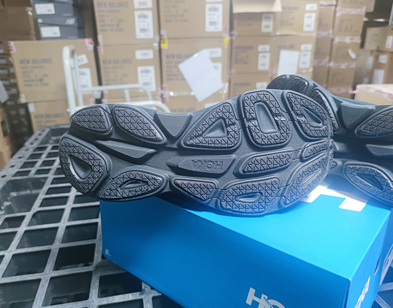 HOKA ONE ONE 男鞋邦代8公路跑步鞋Bondi 8减震透气耐磨黑色新款 - 图2