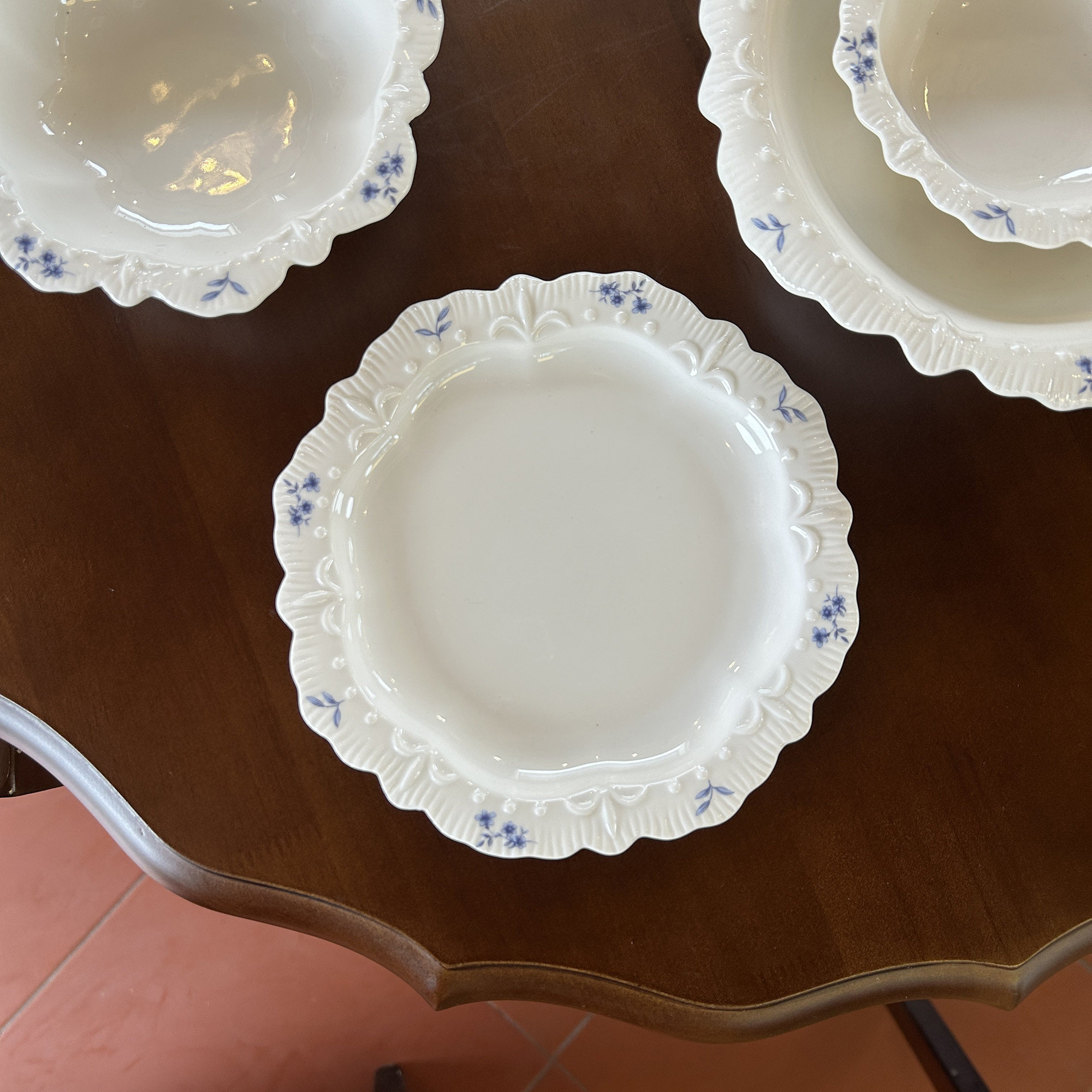 法式浮雕花边陶瓷餐具陶瓷盘餐盘甜品碗果盘不规则餐盘碎花碗套装