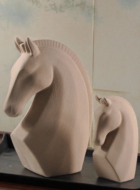 陶瓷哑光拉丝布里斯托篮马头摆件