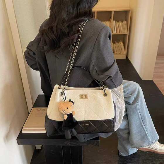 Amy Rabbit Women's Bag 2026 New Simple Western Style Niche Commuting Leisure College Versatile Portable Shoulder Crossbody Bag