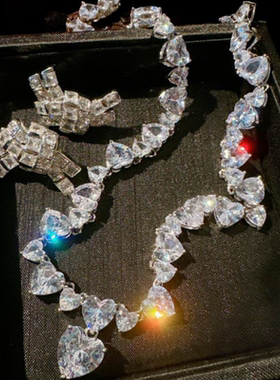 美在心尖儿上爱心宝石项链 富家千金 镀18K金 大克拉心心锆石颈链