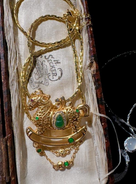 织纹雕金小马儿玉髓葫芦项链 水灵水灵 镀18K金 高冰玉髓水滴项链