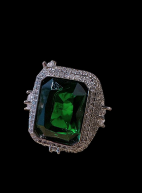 奥地利宫廷祖母绿宝石戒指 古董感 镀18K金 孔雀绿蛇纹锆石手镯