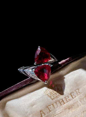 精致高级感法式轻奢重工祖母绿戒指环女开口锆石小众设计手镯百搭