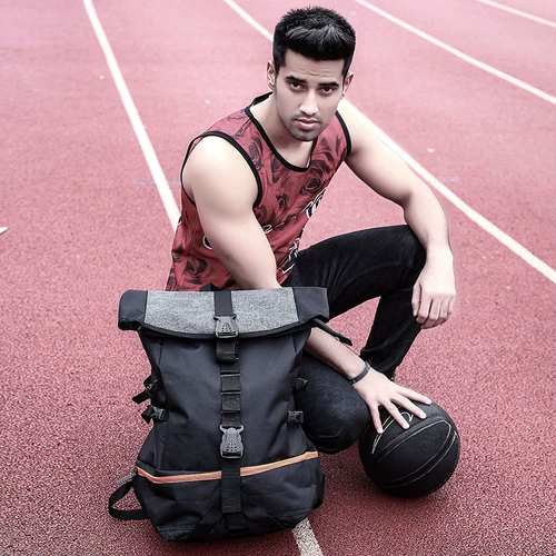 Вместительный и большой спортивный рюкзак для тренировок для путешествий для спортзала