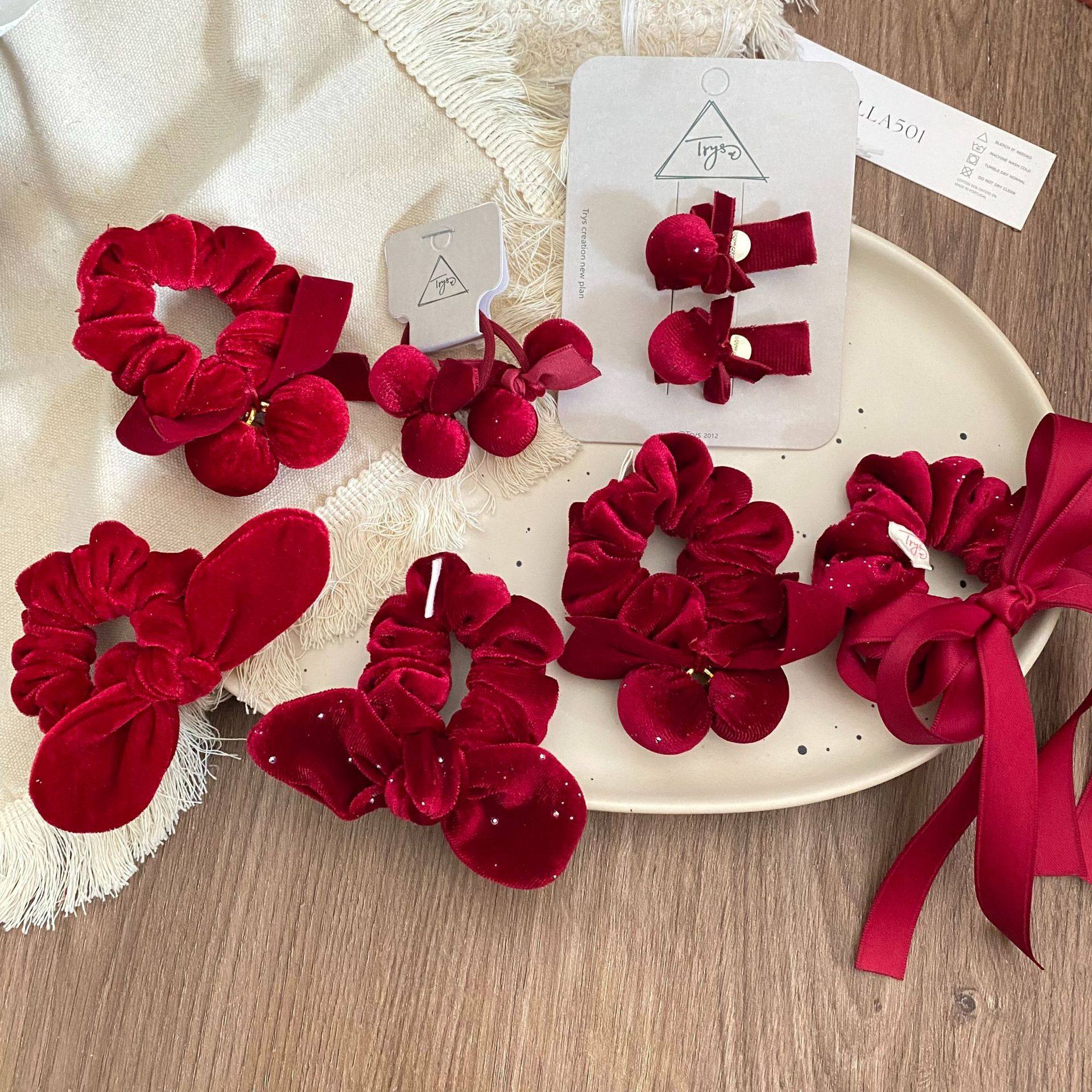 韩版ins新年款丝绒飘带酒红蝴蝶结球球亮片儿童发夹发圈发卡皮筋,淘宝优惠券,粉丝福利购,淘宝优惠卷