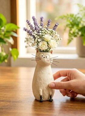 轻奢白色猫咪坐姿花瓶摆件