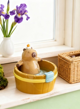 卡皮巴拉可爱小熊桌面摆件