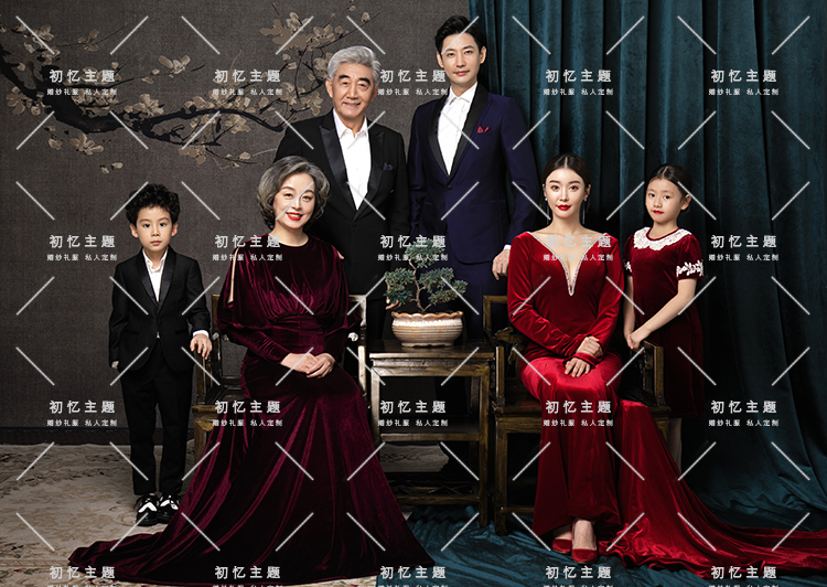 2019 一家六口全家福英伦复古礼服套装 展会新款影楼亲子主题服装 2019 一家六口全家福英伦复古礼服套装 展会新款影楼亲子主题服装